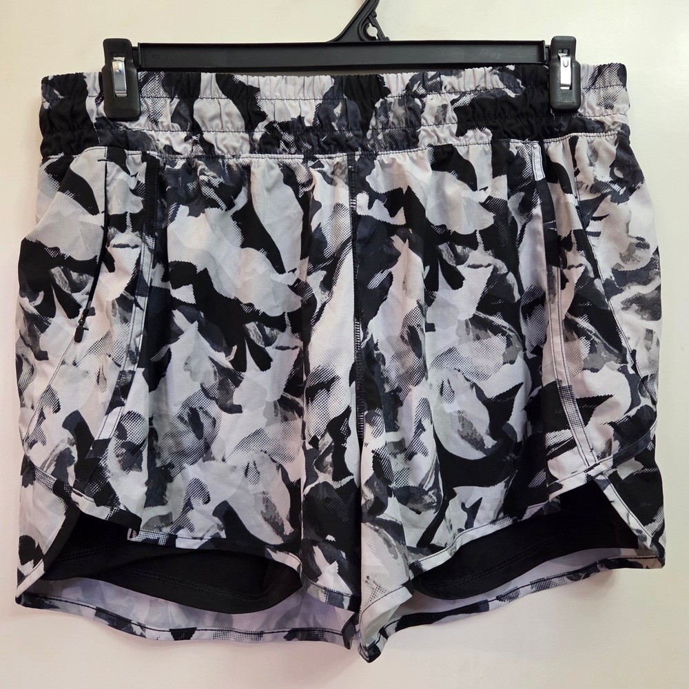 Avia Womens XL Black White Abstract Floral Camo 2-in-1 Running Shorts Zip Pocket